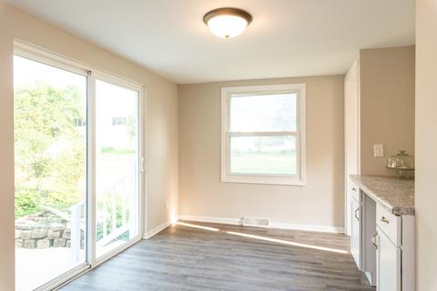 320 E 2nd St, Genoa, IL 60135 photo 8