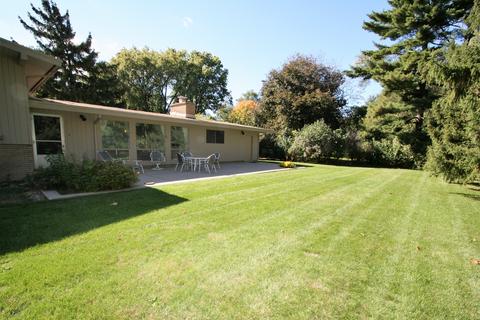 614 E Bevan Dr, Joliet, IL 60435 photo 3