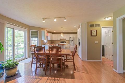 3 Minks Ct, Bloomington, IL 61704 photo 9