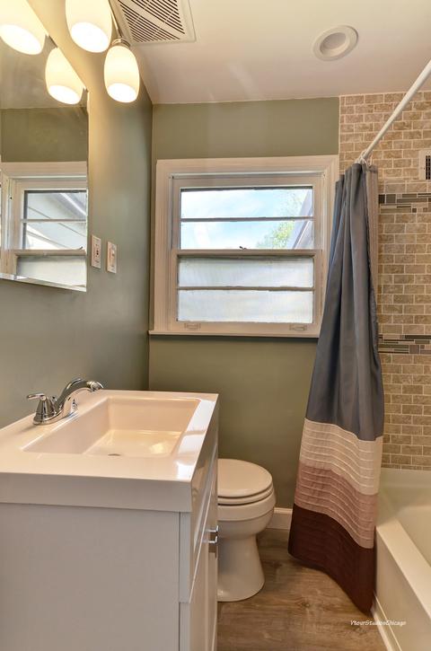 210 N Oakleaf Dr, Addison, IL 60101 photo 17