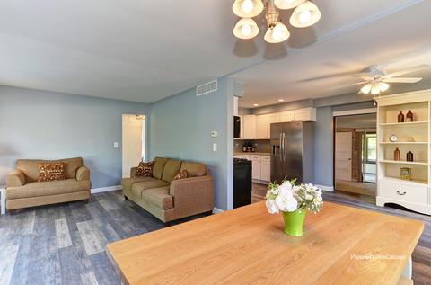 210 N Oakleaf Dr, Addison, IL 60101 photo 9