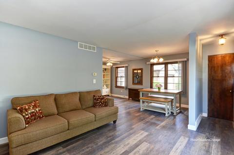 210 N Oakleaf Dr, Addison, IL 60101 photo 4
