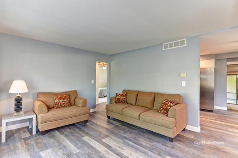 210 N Oakleaf Dr, Addison, IL 60101 photo 5
