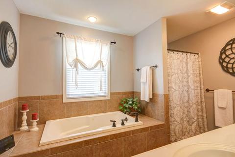 3908 Daffodil Ln, Champaign, IL 61822 photo 41
