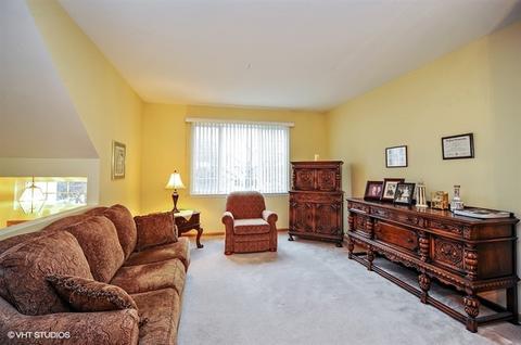 1631 Geneva Dr, Wheeling, IL 60090 photo 2
