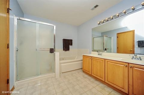 1631 Geneva Dr, Wheeling, IL 60090 photo 7