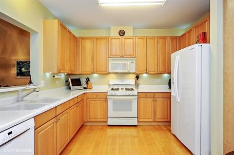 1631 Geneva Dr, Wheeling, IL 60090 photo 4