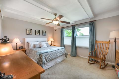 980 Norman Dr, Hoffman Estates, IL 60192 photo 11