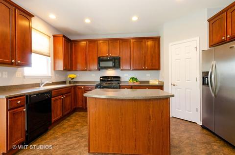 3136 Valley Falls St, Elgin, IL 60124 photo 3
