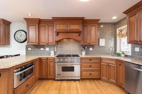 929 Gary Ct, Wheaton, IL 60187 photo 8
