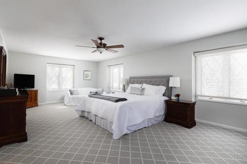 929 Gary Ct, Wheaton, IL 60187 photo 17
