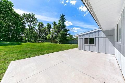 3930 Dixon Dr, Morris, IL 60450 photo 8