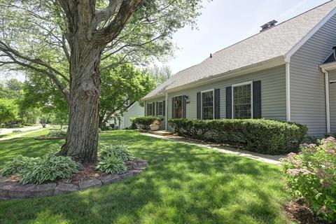 1017 Barton Dr, Normal, IL 61761 photo 4