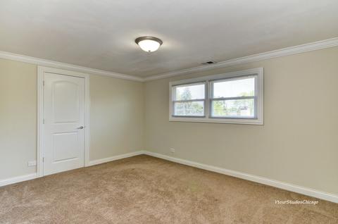 2110 Fox Ln, Des Plaines, IL 60018 photo 18