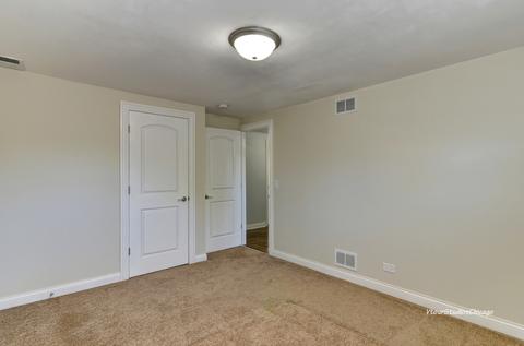 2110 Fox Ln, Des Plaines, IL 60018 photo 21