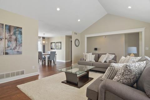 210 Walker Dr, Elburn, IL 60119 photo 4