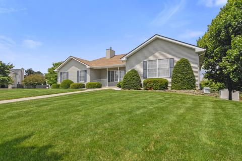 210 Walker Dr, Elburn, IL 60119 photo 2
