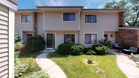 1082 Cascade Dr, Aurora, IL 60506 photo 1