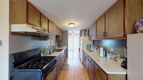 1082 Cascade Dr, Aurora, IL 60506 photo 4
