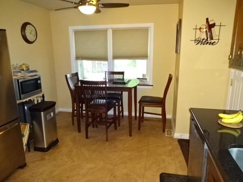 981 S Wolf Rd, Des Plaines, IL 60016 photo 5