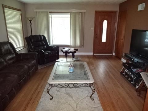 981 S Wolf Rd, Des Plaines, IL 60016 photo 3
