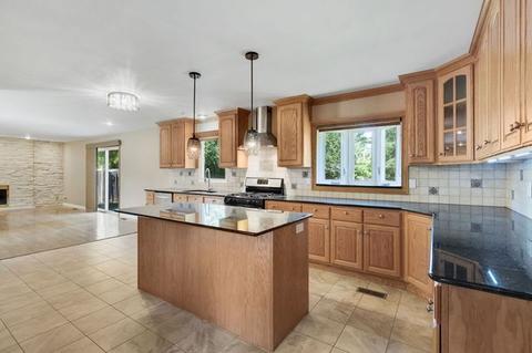 681 Eastchester Rd, Wheeling, IL 60090 photo 7