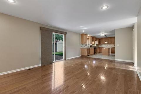 681 Eastchester Rd, Wheeling, IL 60090 photo 13