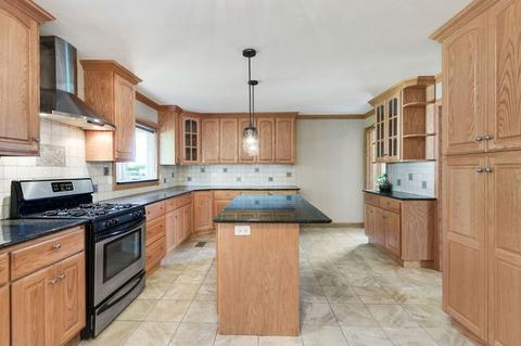 681 Eastchester Rd, Wheeling, IL 60090 photo 8