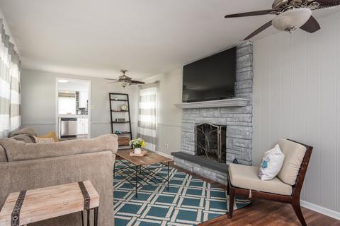 2004 Birch St, Des Plaines, IL 60018 photo 12