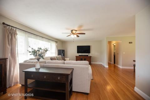 415 Cambridge Rd, Des Plaines, IL 60016 photo 4