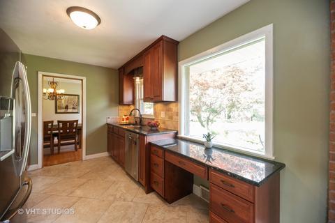 415 Cambridge Rd, Des Plaines, IL 60016 photo 6