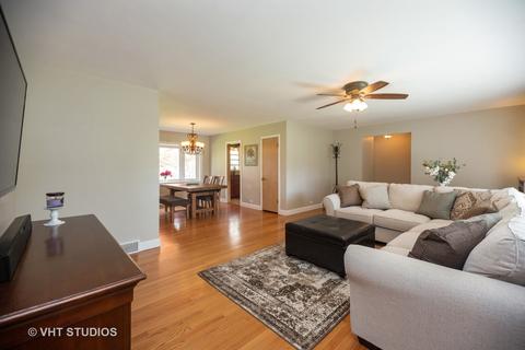 415 Cambridge Rd, Des Plaines, IL 60016 photo 3