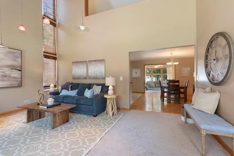 1207 Coolidge Ave, Wheaton, IL 60189 photo 2