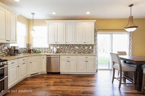 433 Willow Rd, Lakemoor, IL 60051 photo 2
