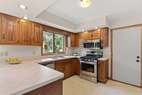 23413 W Link Ln, Plainfield, IL 60586 photo 4