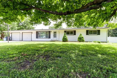 203 Eisenhower Dr, Philo, IL 61864 photo 1