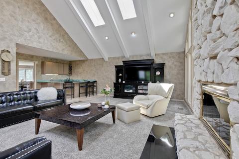 1305 Studio Ln, Riverwoods, IL 60015 photo 9