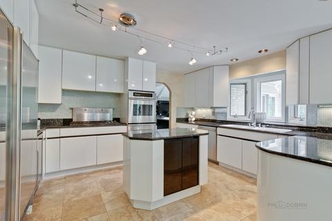 1305 Studio Ln, Riverwoods, IL 60015 photo 13