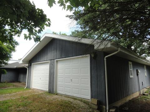 309 N Walnut St, Arrowsmith, IL 61722 photo 3