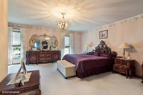 835 Kings Point Dr, Addison, IL 60101 photo 7