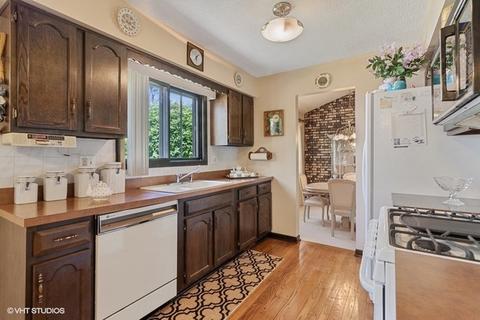 835 Kings Point Dr, Addison, IL 60101 photo 5
