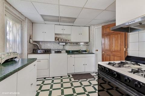 835 Kings Point Dr, Addison, IL 60101 photo 11