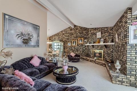 835 Kings Point Dr, Addison, IL 60101 photo 3