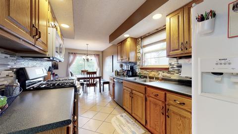 1703 Bonnie Blair Dr, Champaign, IL 61822 photo 9