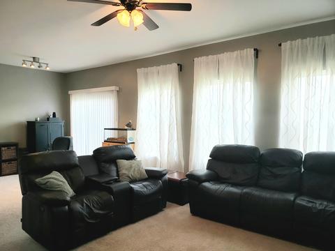 21557 Eich Dr, Crest Hill, IL 60403 photo 4