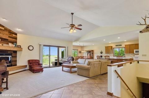 17801 Springbrook Cir, Union, IL 60180 photo 2