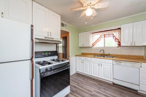 920 21st St, Zion, IL 60099 photo 6