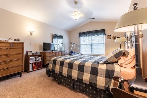 640 Mill Cir #204, Wheeling, IL 60090 photo 10