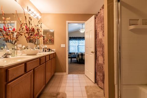 640 Mill Cir #204, Wheeling, IL 60090 photo 12