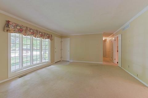 105 Gladys Dr, Normal, IL 61761 photo 2